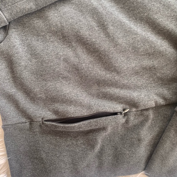 Top - Picture 4 of 5